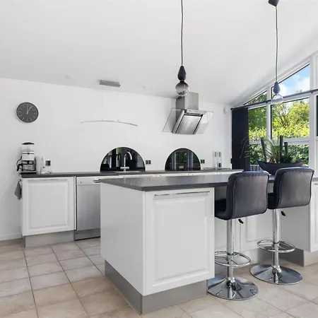 Merrit - 280m From The Sea By Interhome * Humble