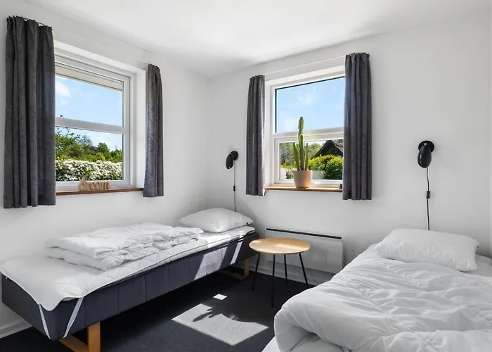 Merrit - 280m From The Sea By Interhome * Humble