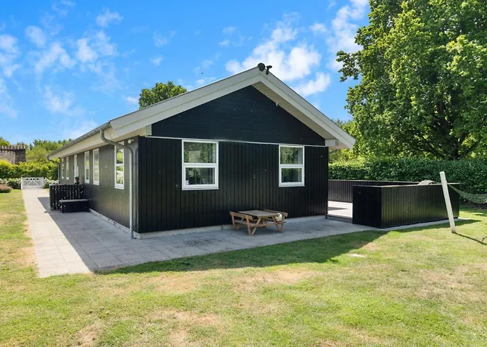 Merrit - 280m From The Sea By Interhome Humble